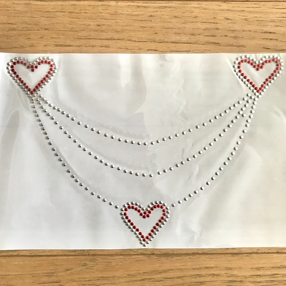 T-Shirt Hotfix - Iron On Necklace - Picture 1 of 3